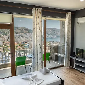 Apartment Denis, Sarande